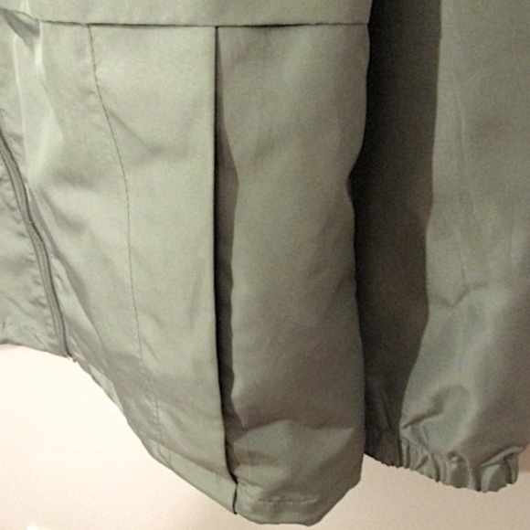 Sage Green Appleseed's Windbreaker Jacket, Size L - Picture 4 of 7